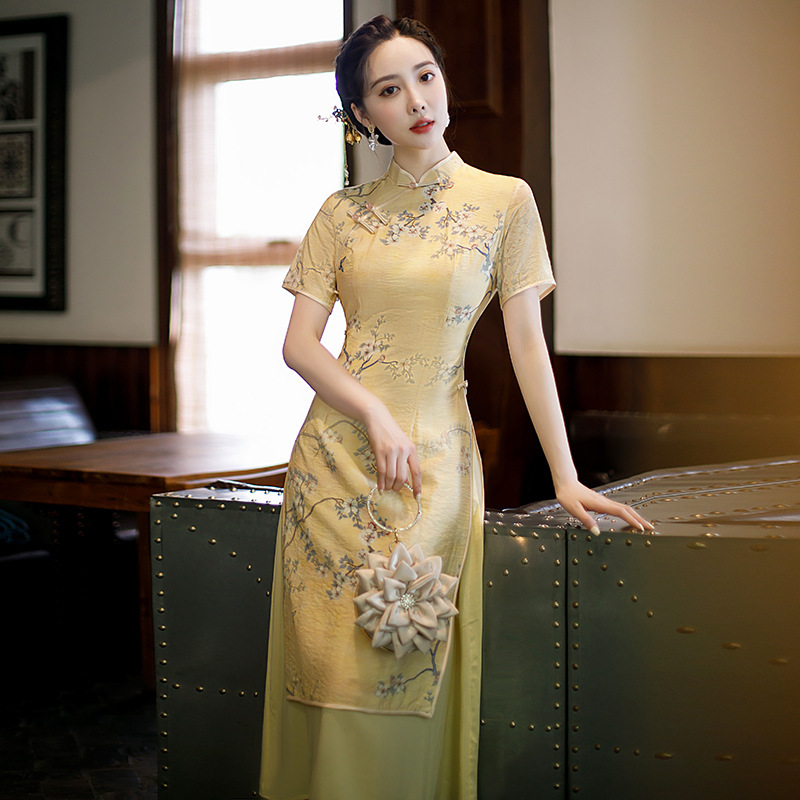 Red men ao dai with gold lace  Ao dai, Traditional asian dress